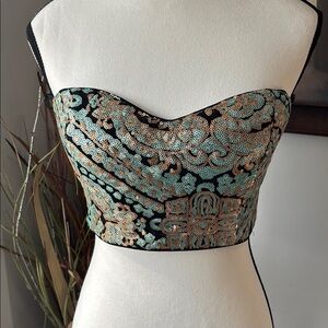 Forever 21 Black and‎ Green Trendy Crop Top